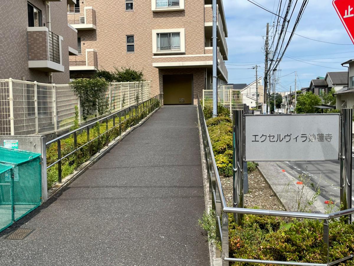 エクセルヴィラ妙蓮寺駐車場の外観・駐車場イメージ3枚目