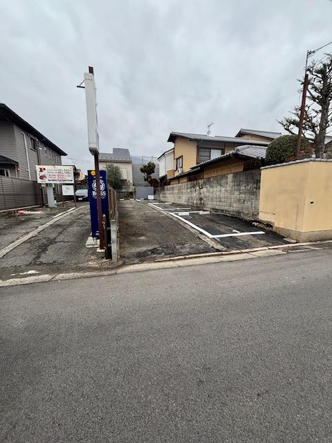 下鴨前萩町ガレージの外観・駐車場イメージ2枚目