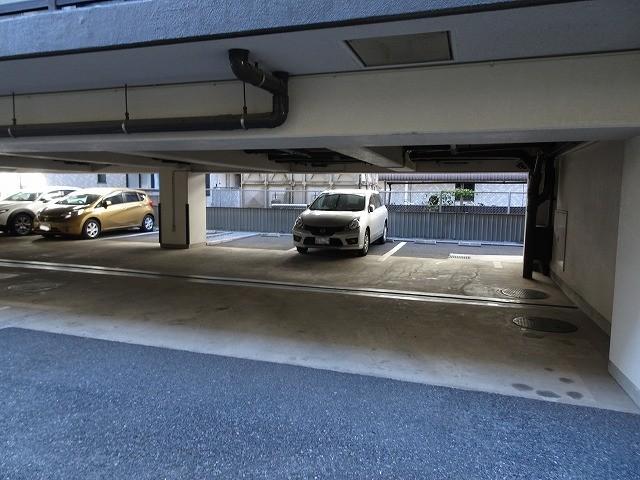 シャトレゲンジの外観・駐車場イメージ3枚目