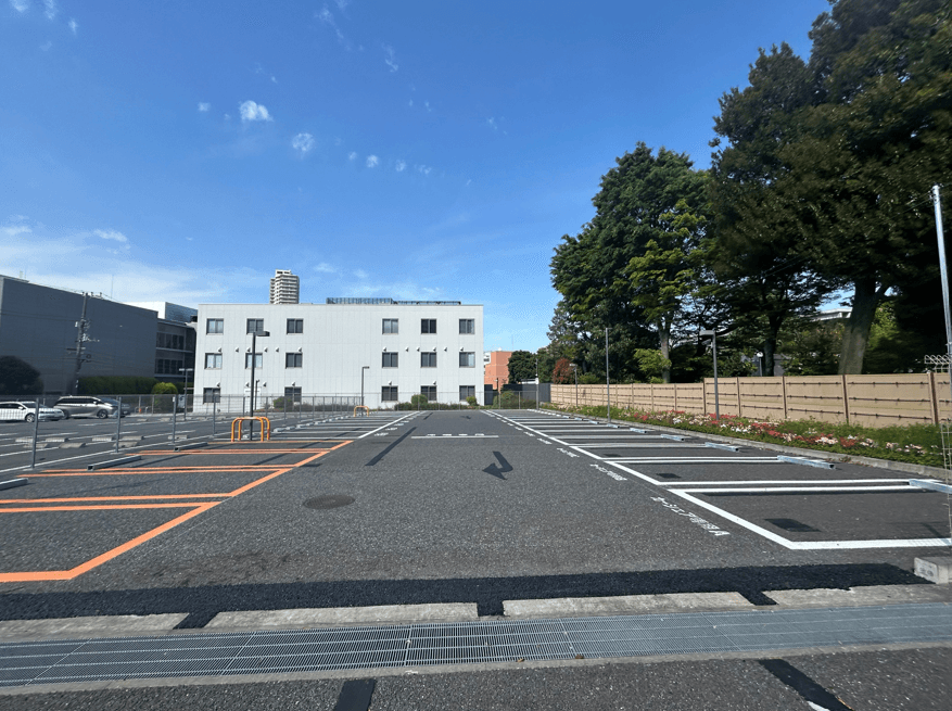新宿河田町第8の外観・駐車場イメージ3枚目