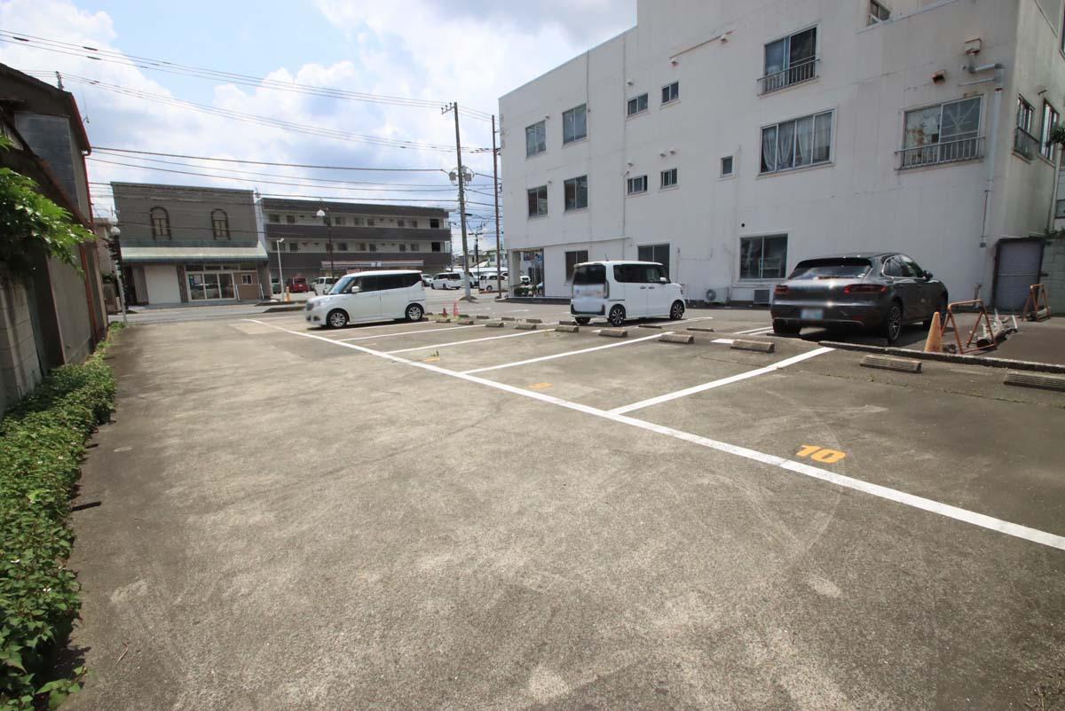 桜町通り月極駐車場の外観・駐車場イメージ3枚目