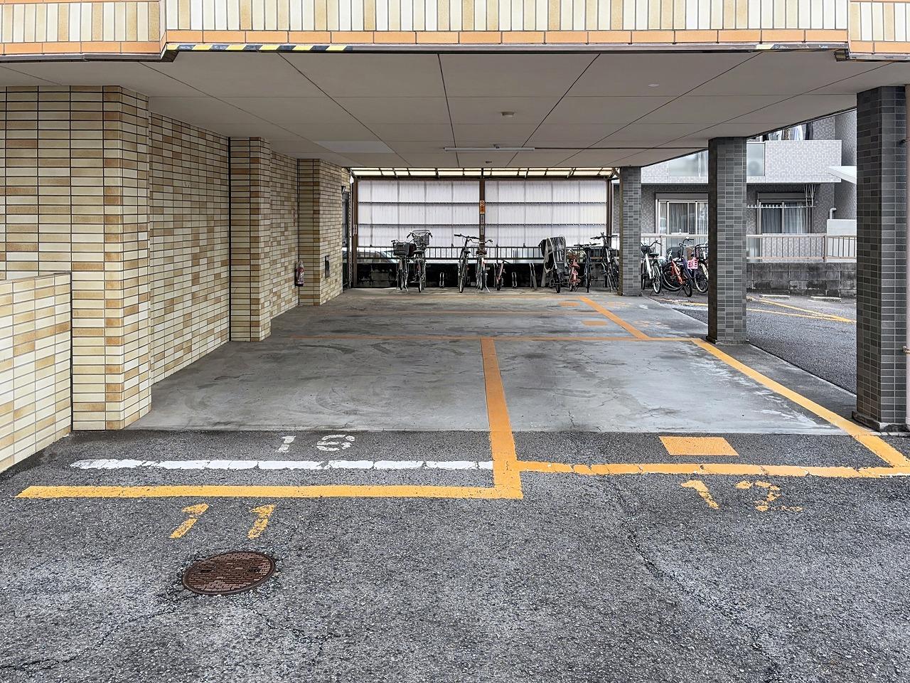 サンローズマンション駐車場の外観・駐車場イメージ3枚目