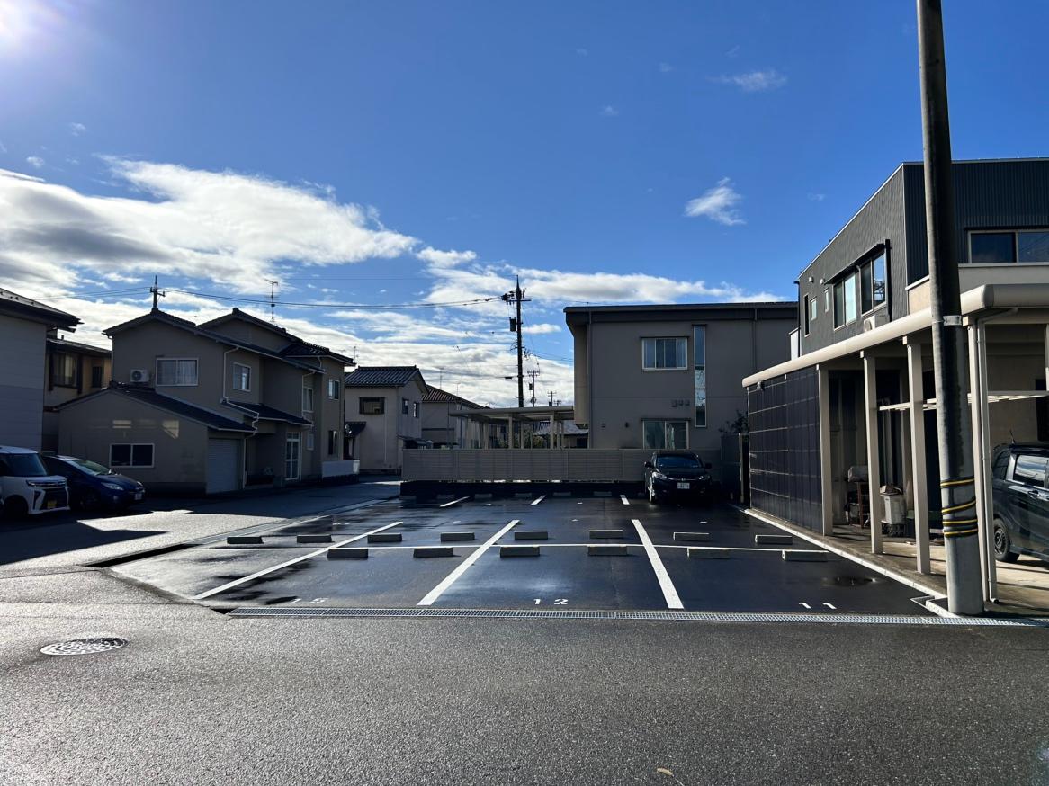 上安原南月極駐車場の外観・駐車場イメージ2枚目