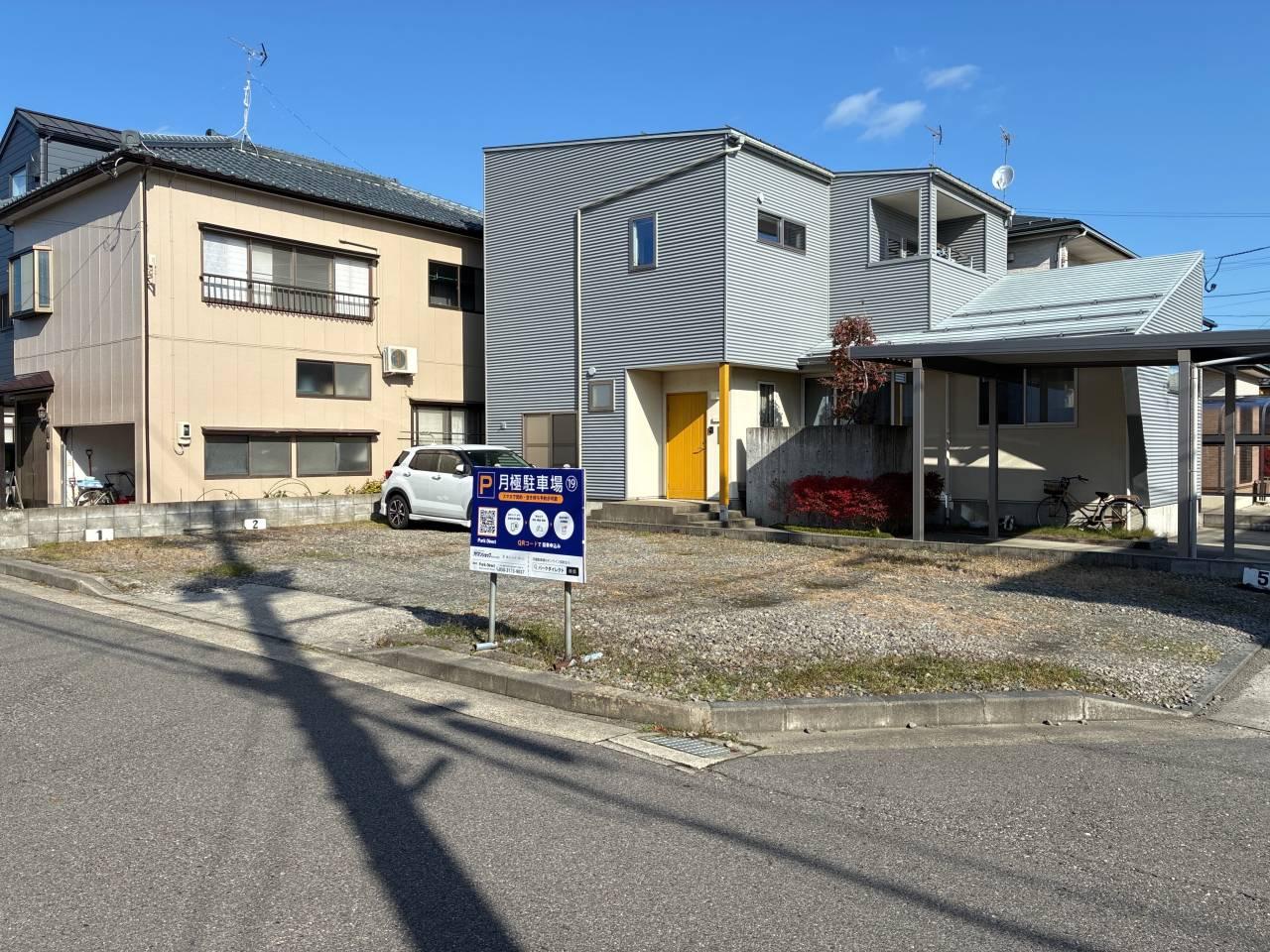 19.三日月ガレージの外観・駐車場イメージ2枚目