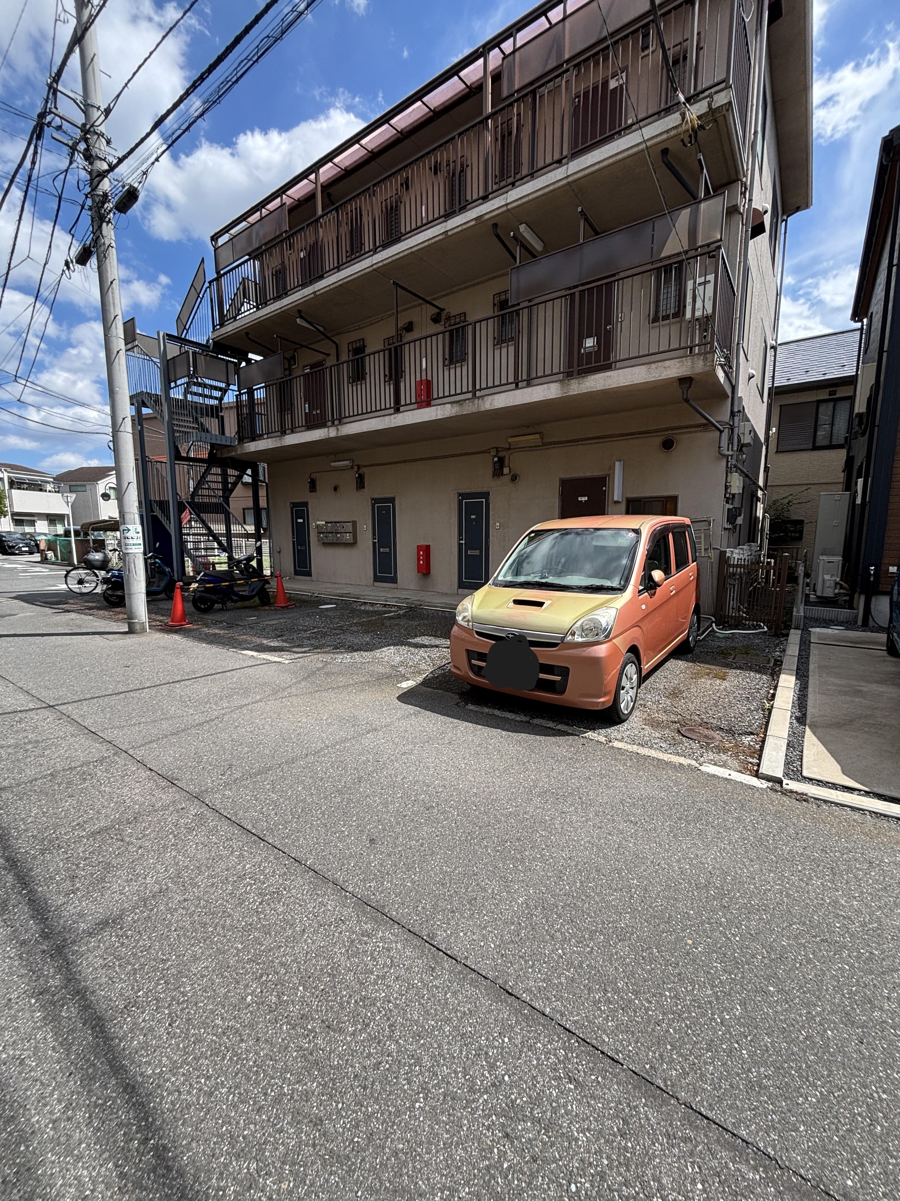 ハイネスハザマの外観・駐車場イメージ2枚目