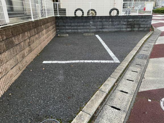 天台(26661)の外観・駐車場イメージ1枚目