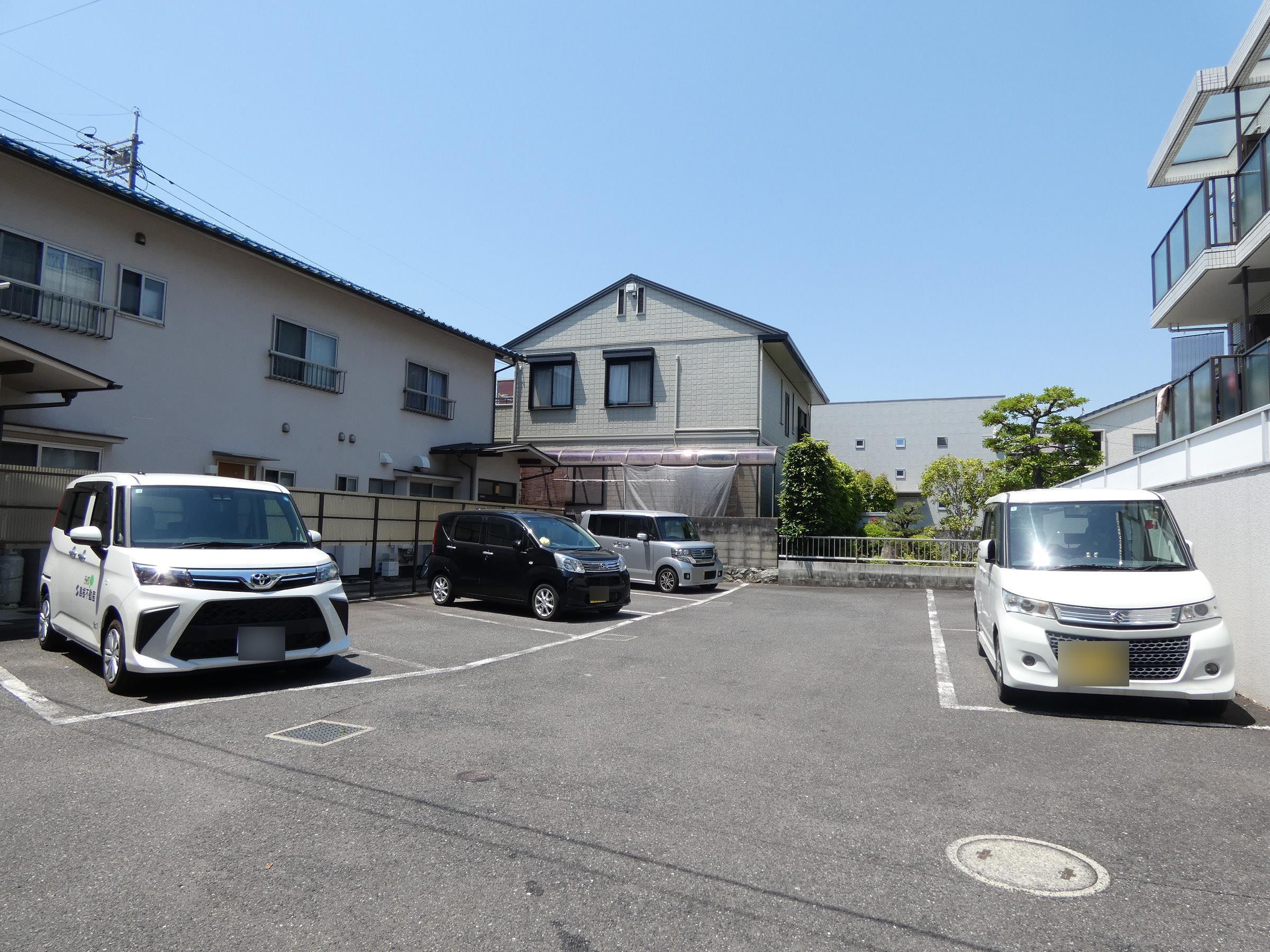 海老園ガレージの外観・駐車場イメージ1枚目