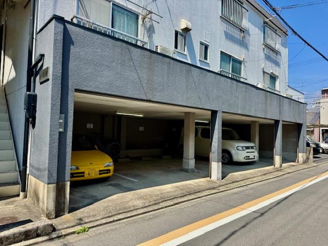 コーポ乾隆の外観・駐車場イメージ1枚目