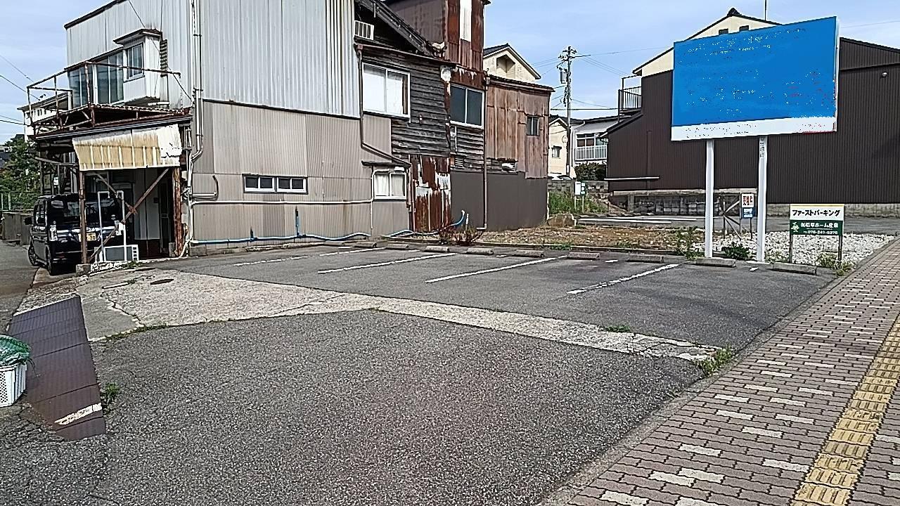 ファーストパーキングの外観・駐車場イメージ2枚目