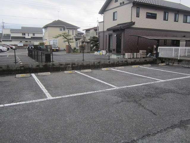 ピュール(39021)の外観・駐車場イメージ1枚目