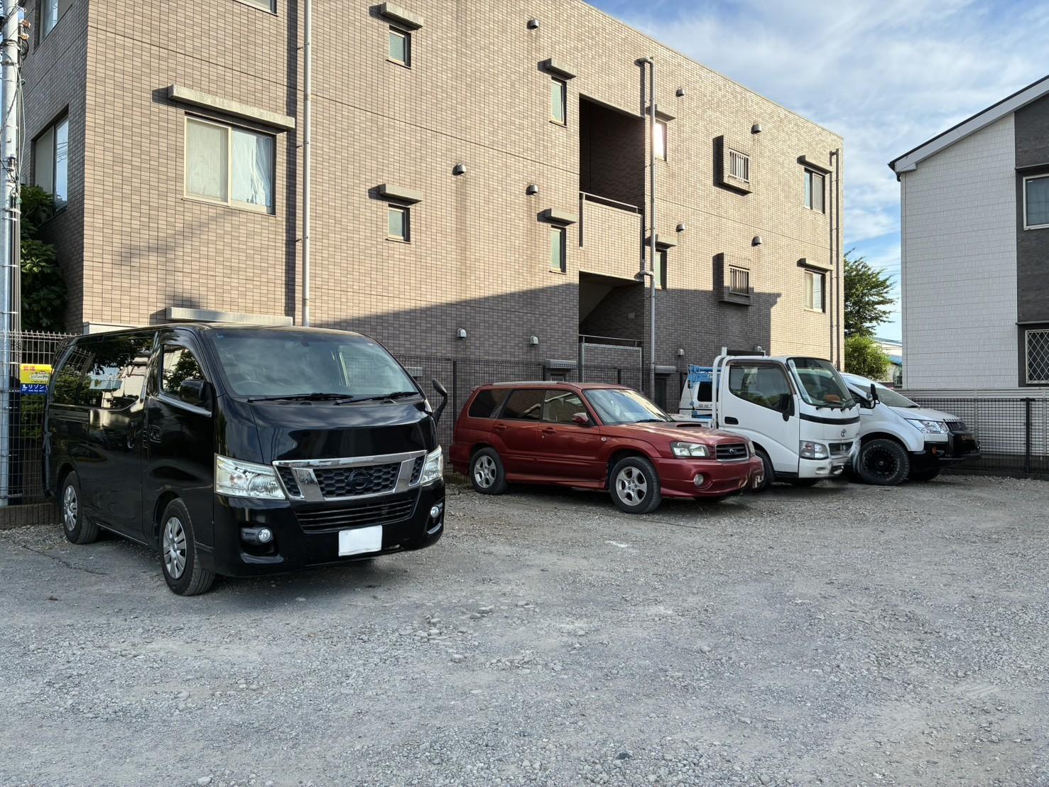 根岸台室井Pの外観・駐車場イメージ2枚目