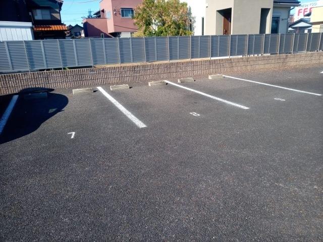 グランディスリング(39008)の外観・駐車場イメージ1枚目