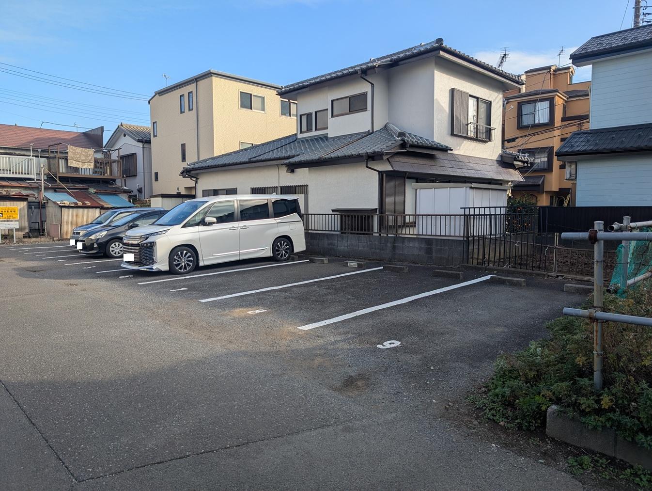 ラ セーヌ・シュシュ敷地外駐車場の外観・駐車場イメージ2枚目