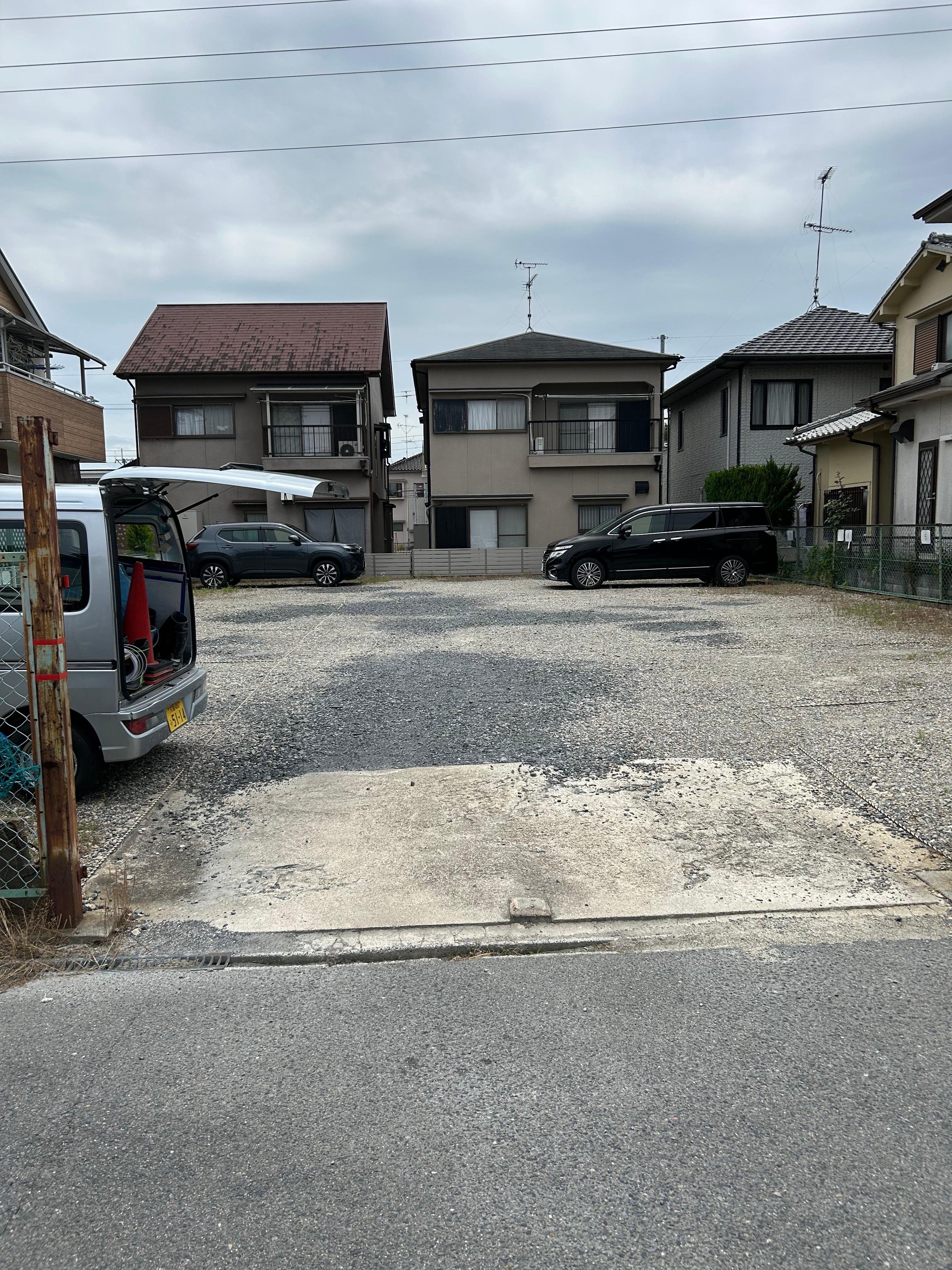 山中ガレージの外観・駐車場イメージ2枚目