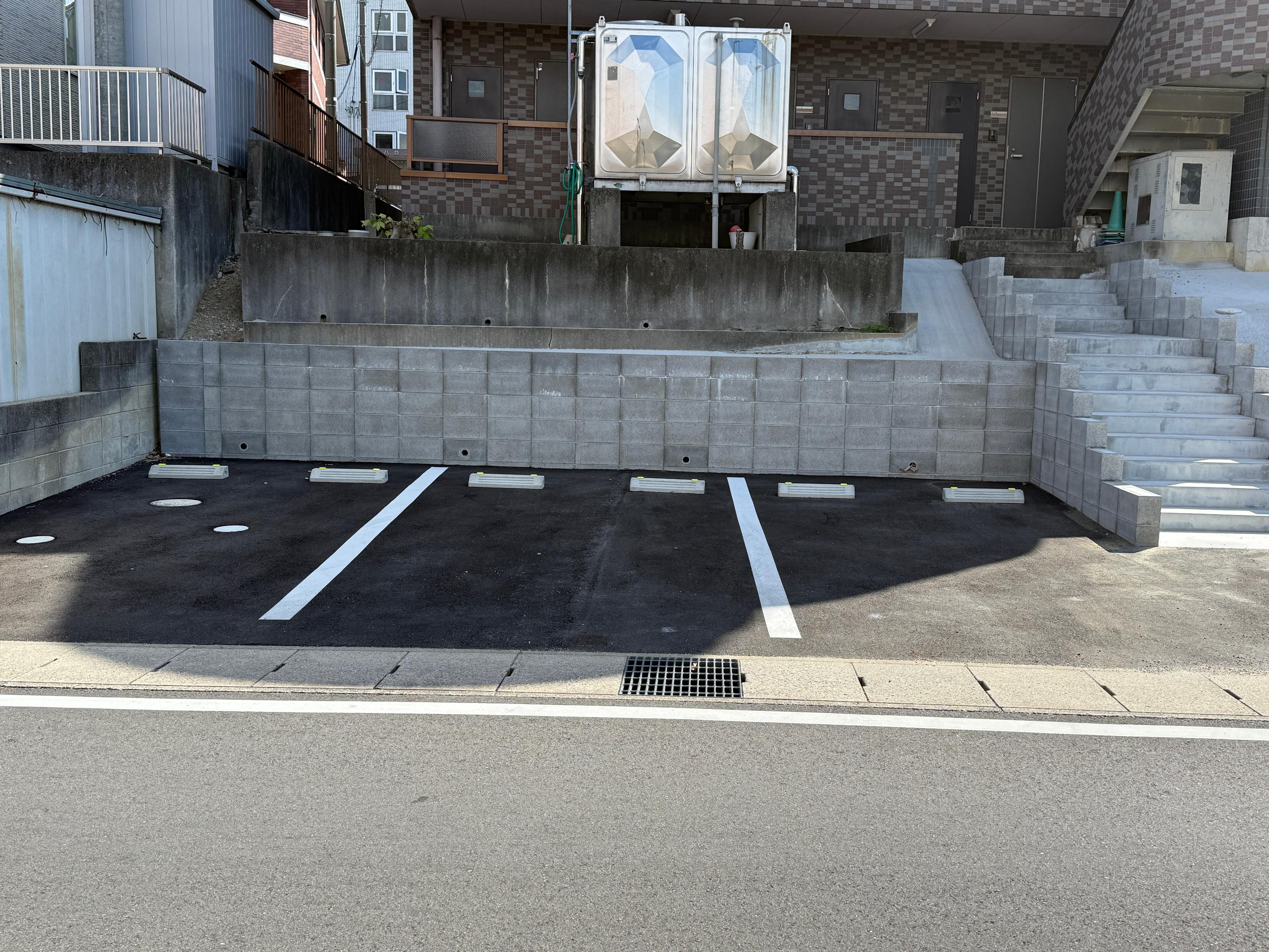 ガウディ白山の外観・駐車場イメージ1枚目