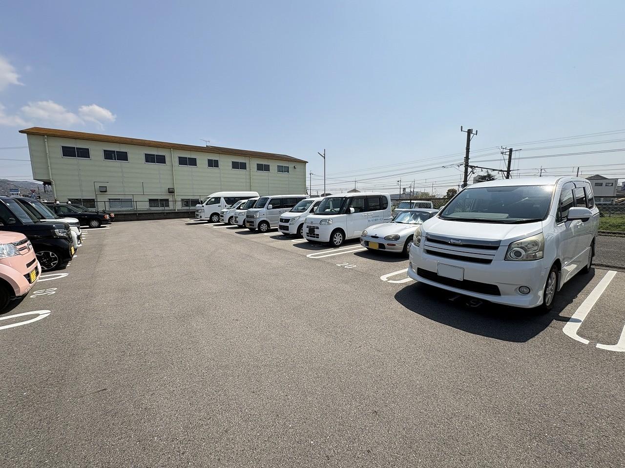 梶取月極駐車場の外観・駐車場イメージ3枚目