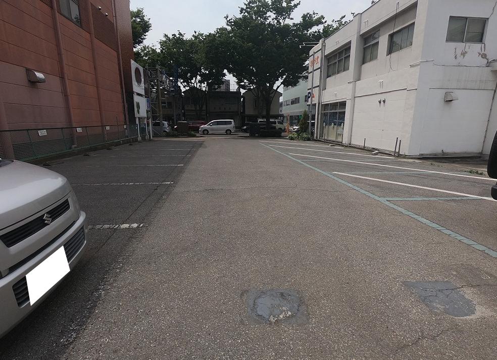 泉月決め駐車場の外観・駐車場イメージ2枚目