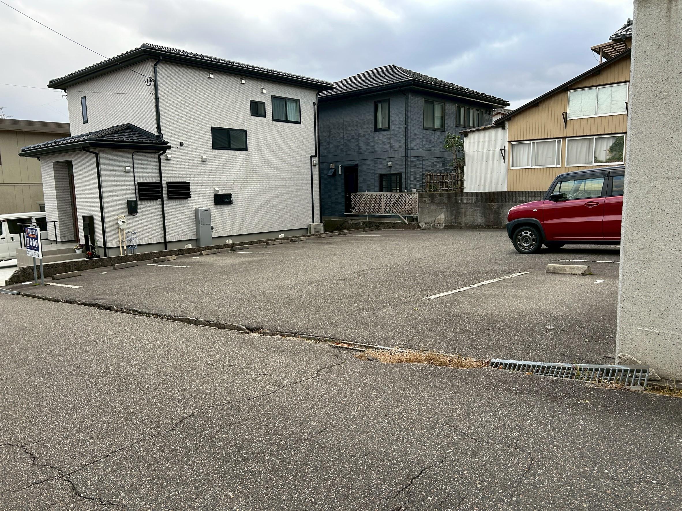 48.安澤ガレージの外観・駐車場イメージ3枚目