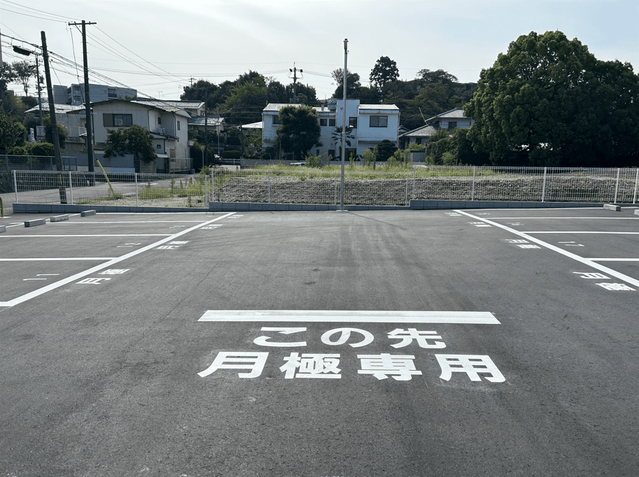 名古屋春山町の外観・駐車場イメージ2枚目