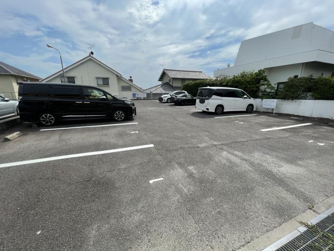 戸崎町牛転駐車場の外観・駐車場イメージ1枚目