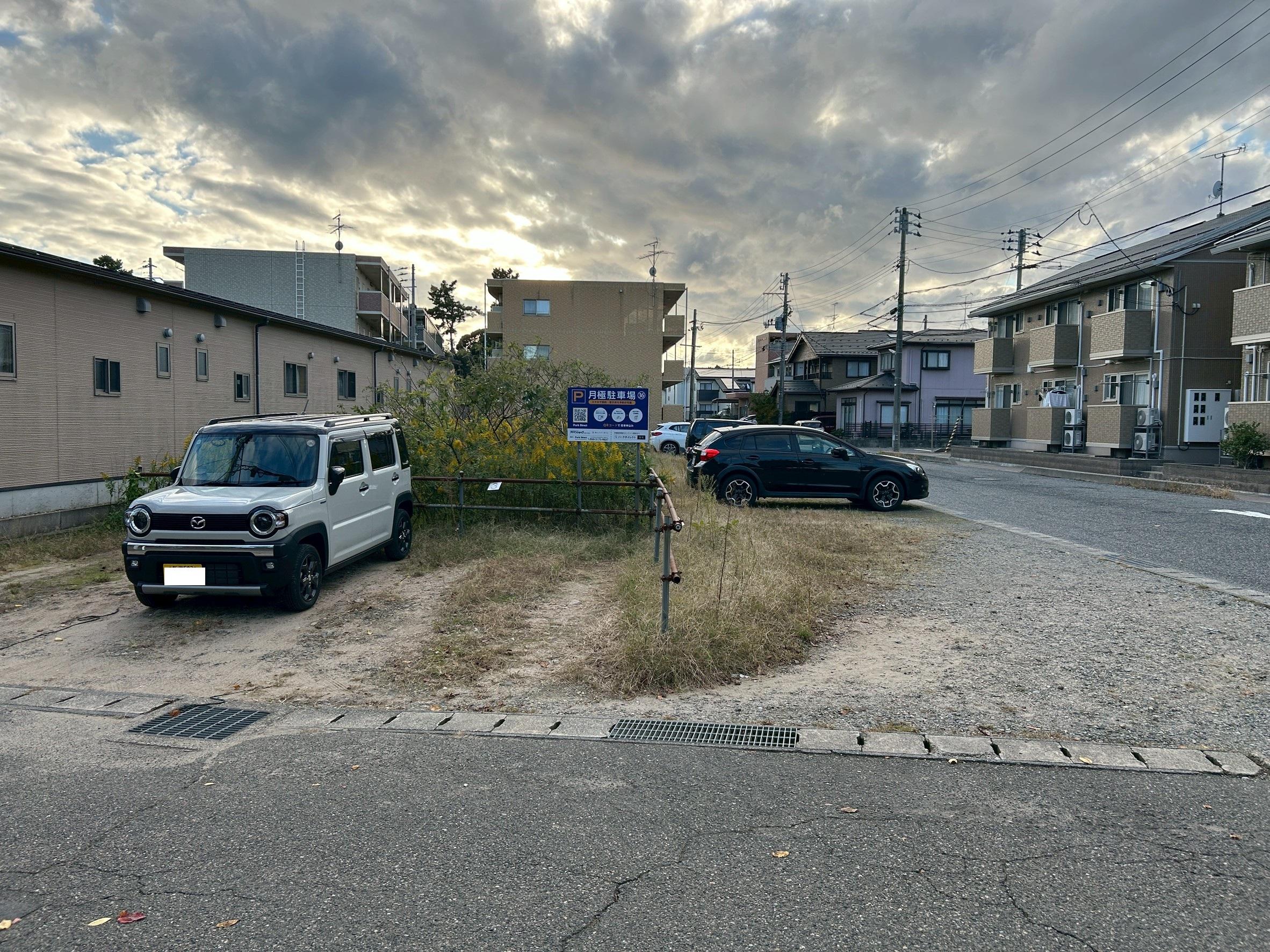 36.横山月極駐車場の外観・駐車場イメージ2枚目