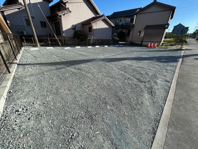 小島岡廻間駐車場の外観・駐車場イメージ1枚目