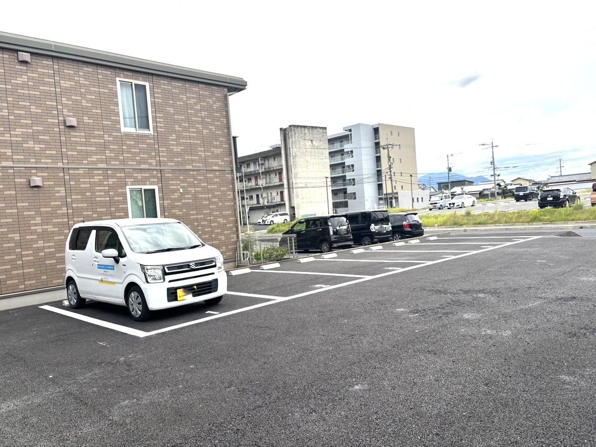 中鶴1丁目パーキングの外観・駐車場イメージ1枚目