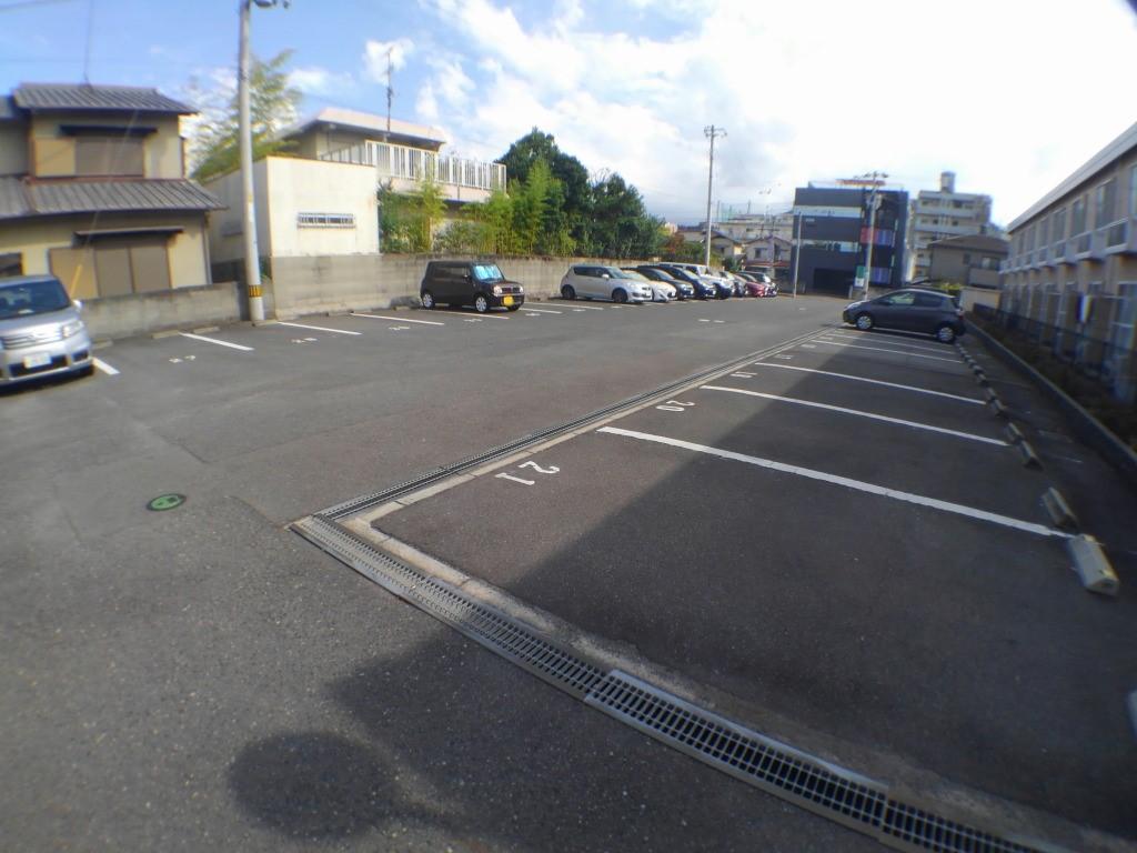 Karatachi(20011)の外観・駐車場イメージ1枚目