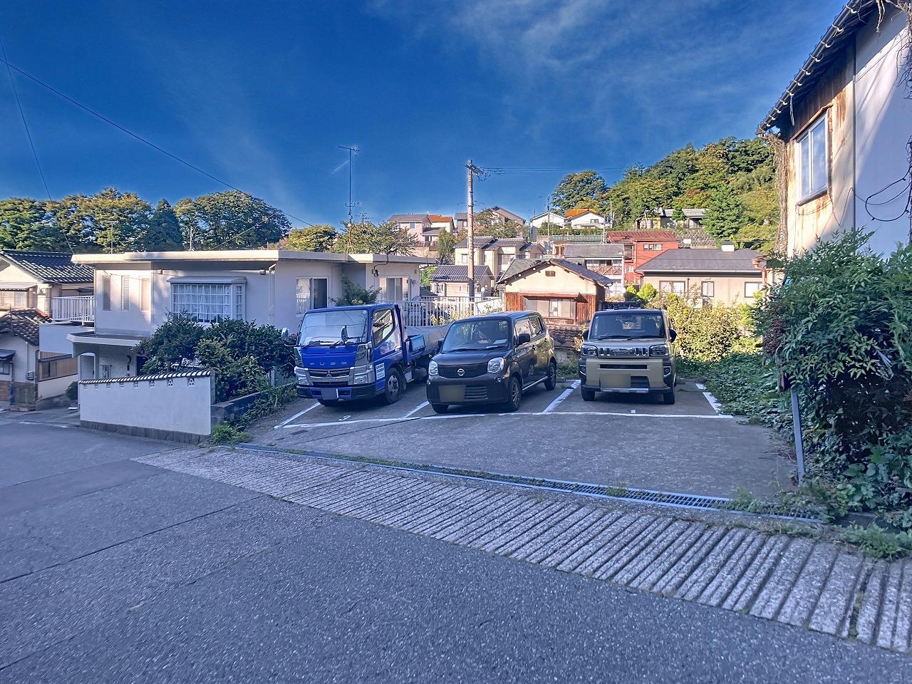 山の上町月極駐車場の外観・駐車場イメージ2枚目