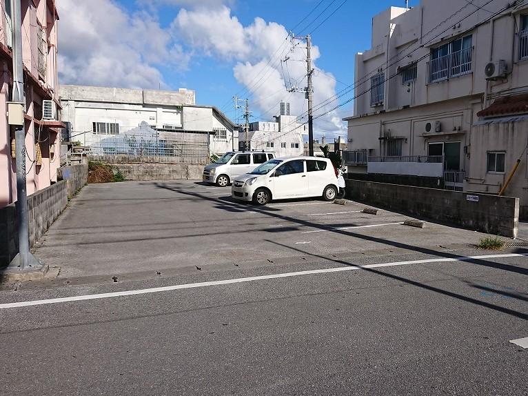 比嘉パーキングの外観・駐車場イメージ1枚目