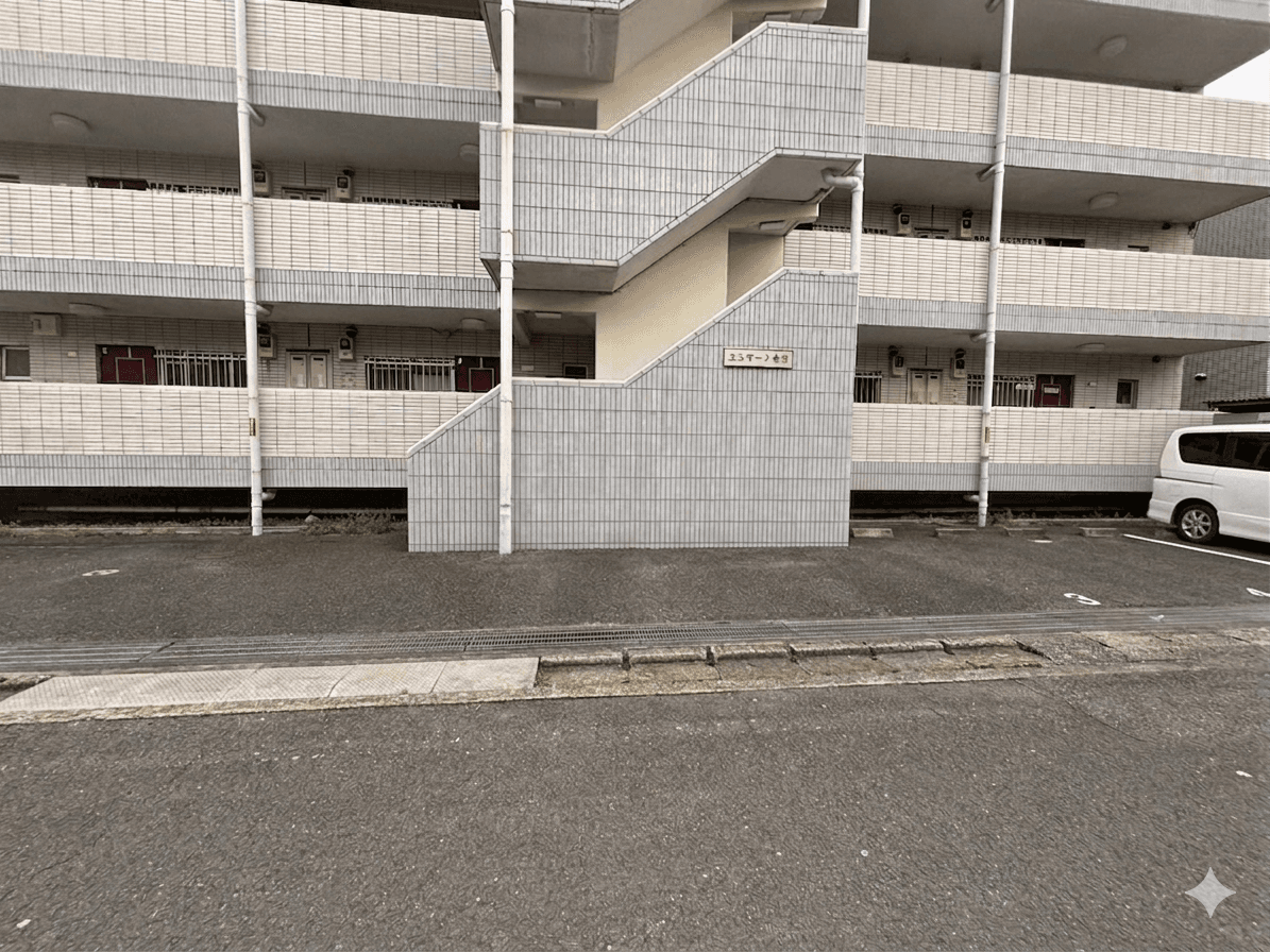 エルマーナ春日の外観・駐車場イメージ3枚目