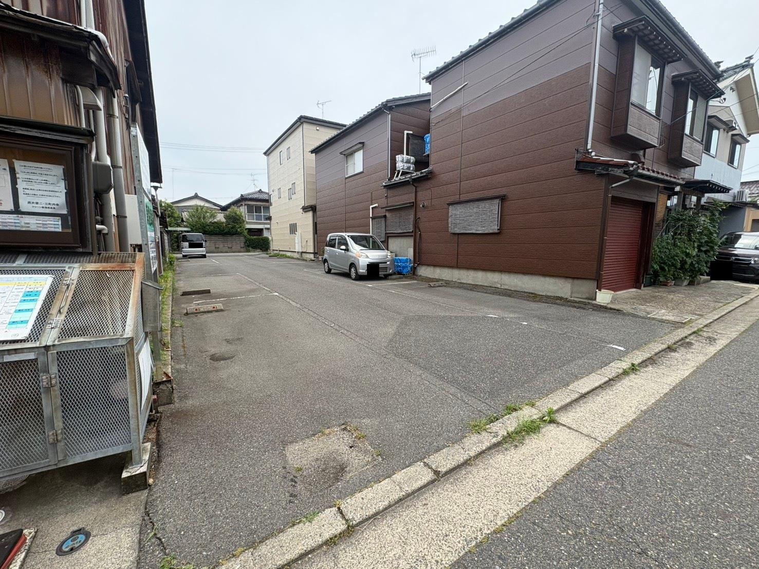 渡辺ガレージの外観・駐車場イメージ3枚目