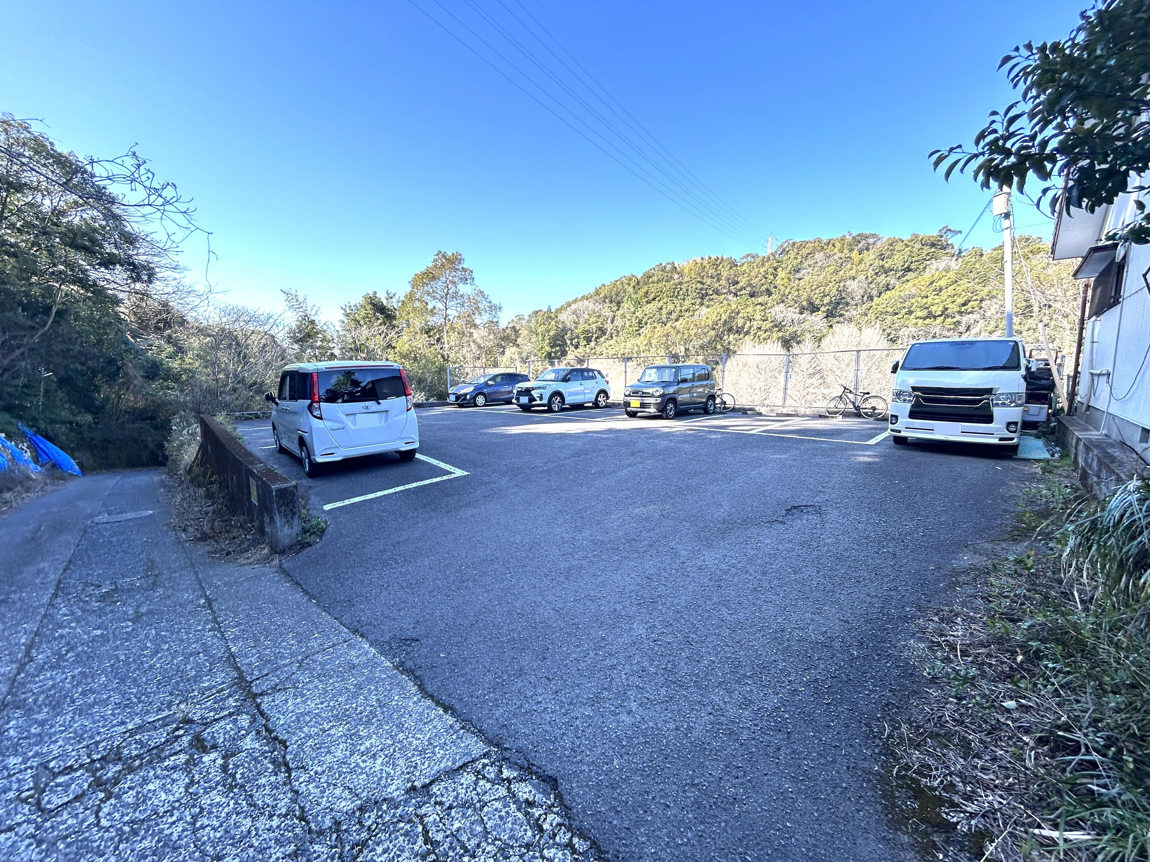 南駐車場の外観・駐車場イメージ1枚目