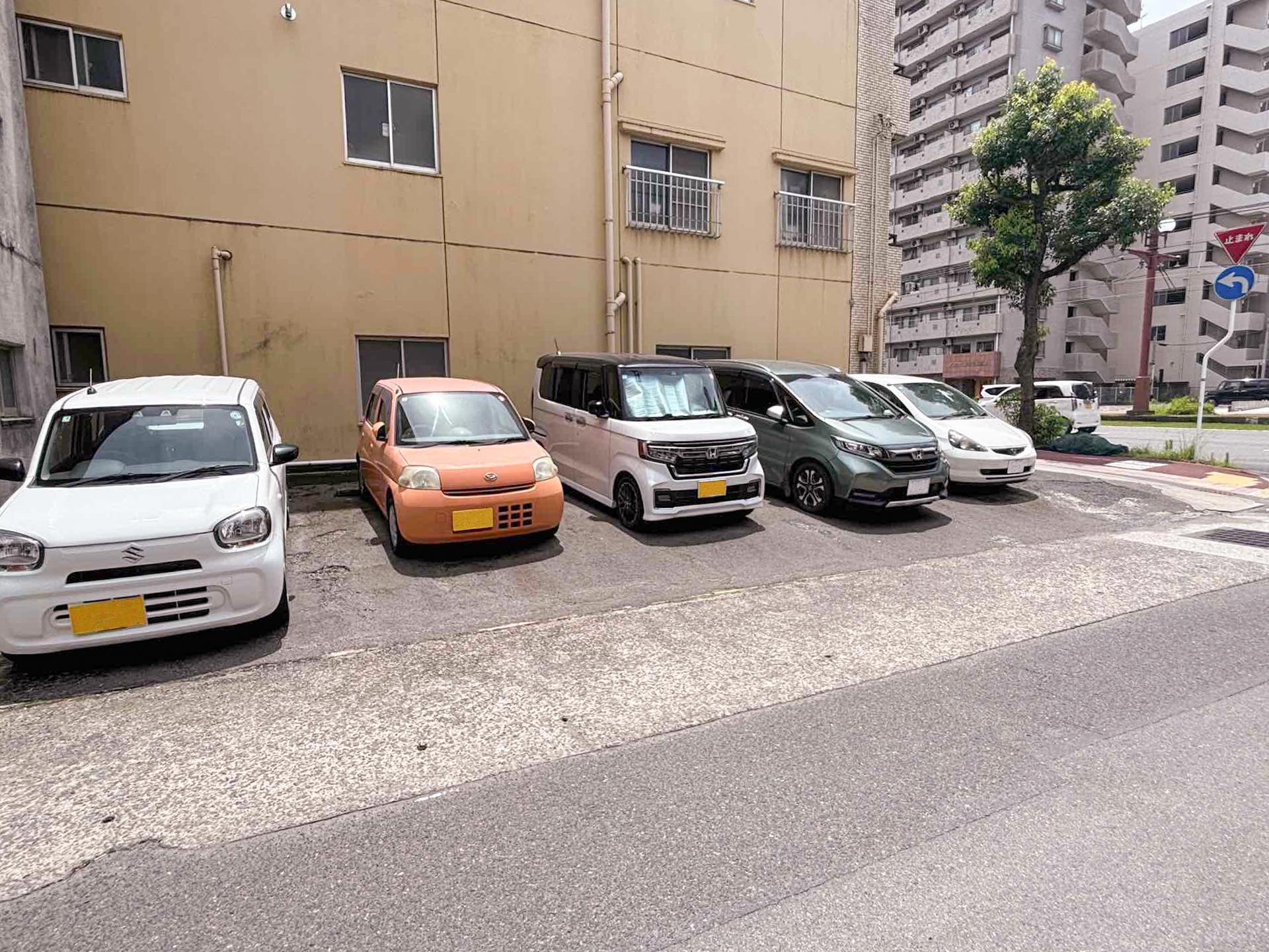 内村駐車場の外観・駐車場イメージ2枚目
