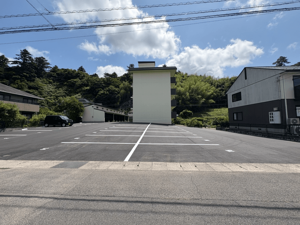 Okada Parkの外観・駐車場イメージ1枚目