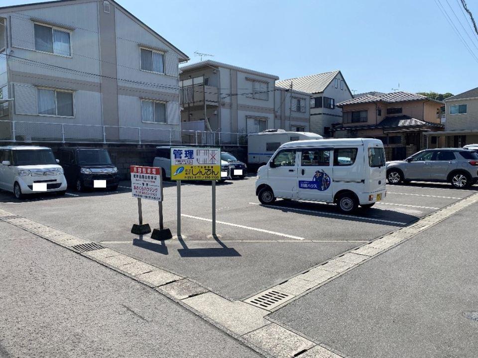 草牟田駐車場の外観・駐車場イメージ1枚目