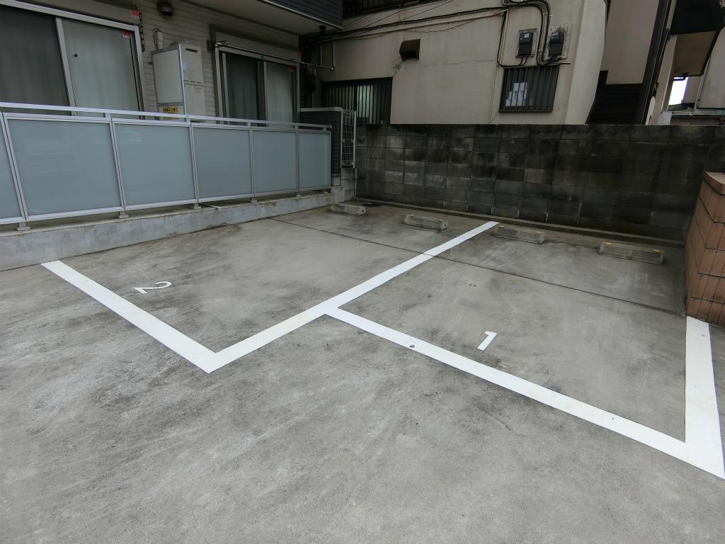 リブリ・ディファレント駐車場の外観・駐車場イメージ1枚目