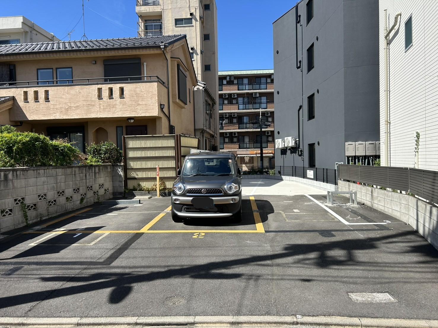 トモユキ東尾久月極駐車場5の外観・駐車場イメージ2枚目