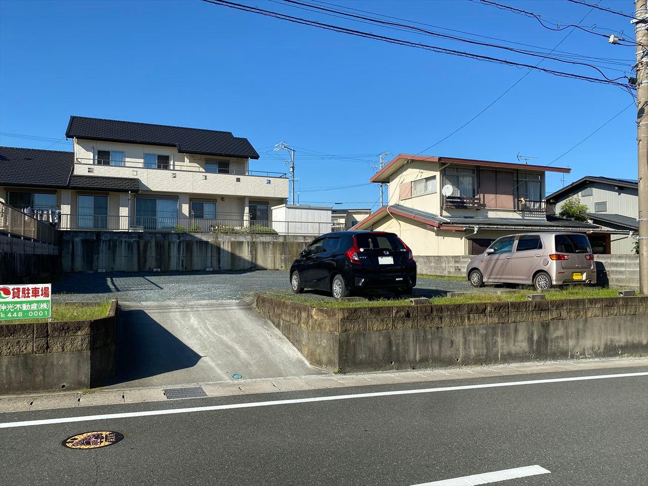 入野町16425-1の外観・駐車場イメージ1枚目