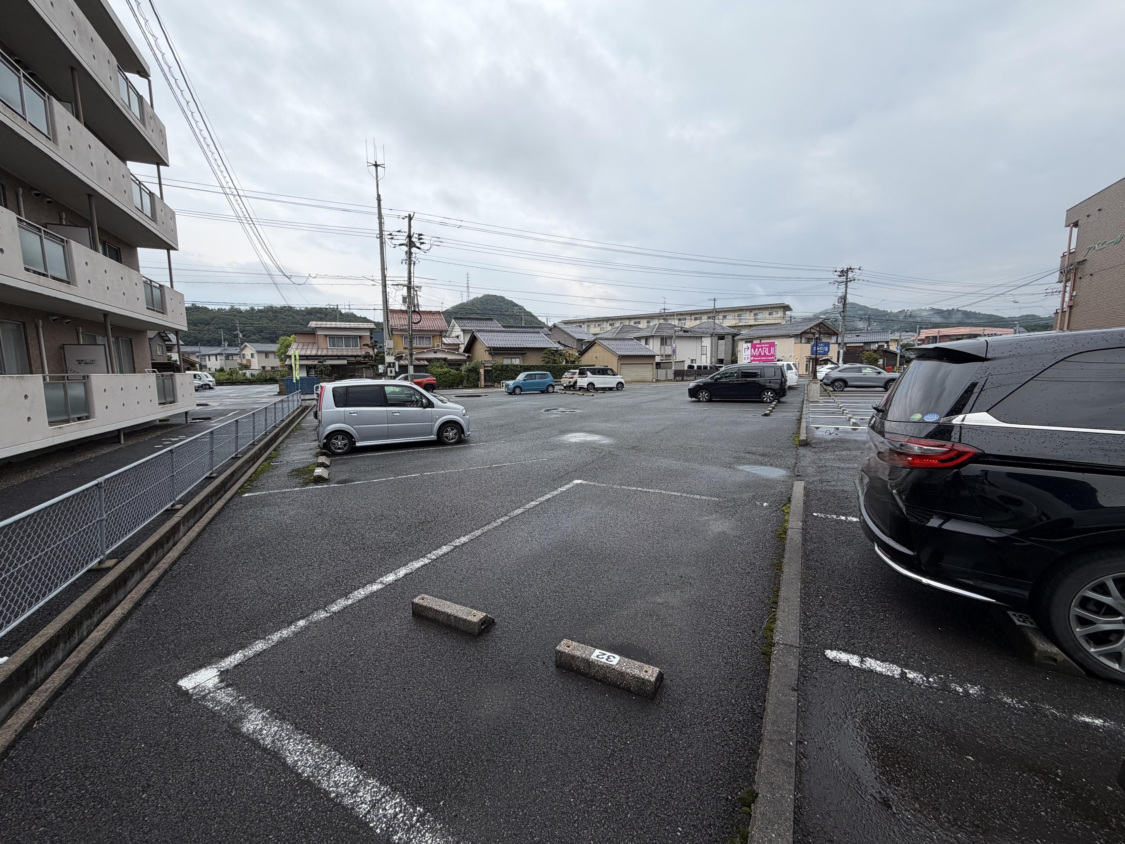 岩倉田中駐車場の外観・駐車場イメージ2枚目