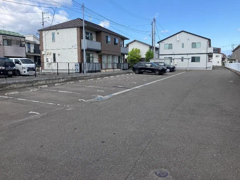 アサンテ サーナ駐車場の外観・駐車場イメージ1枚目