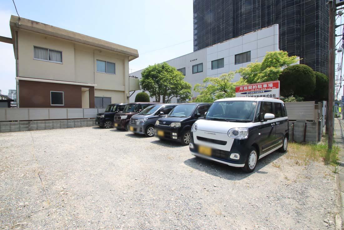 野竹産業月極駐車場の外観・駐車場イメージ2枚目