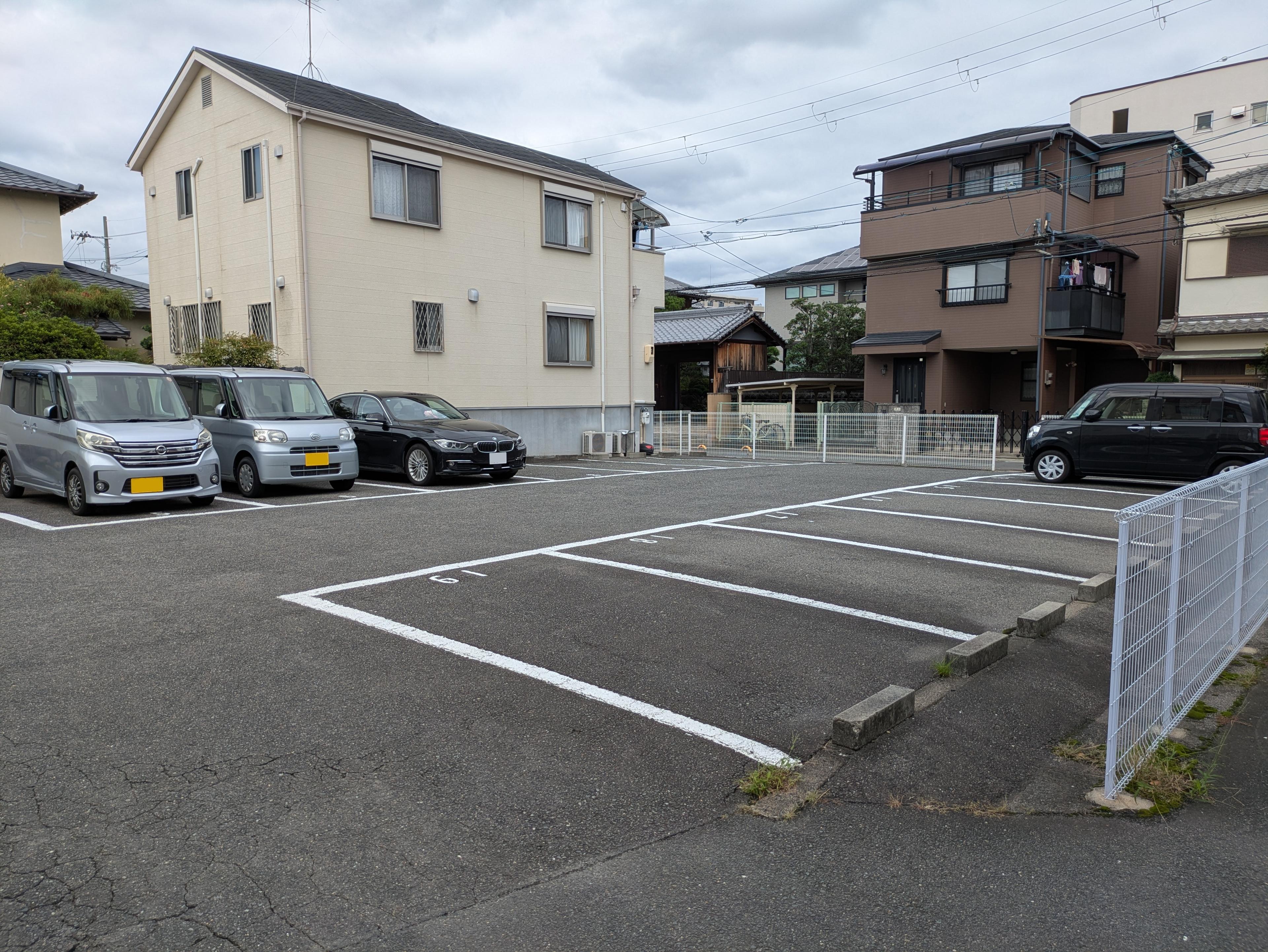 岸田モータープールの外観・駐車場イメージ3枚目