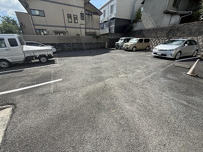 京山駐車場の外観・駐車場イメージ2枚目