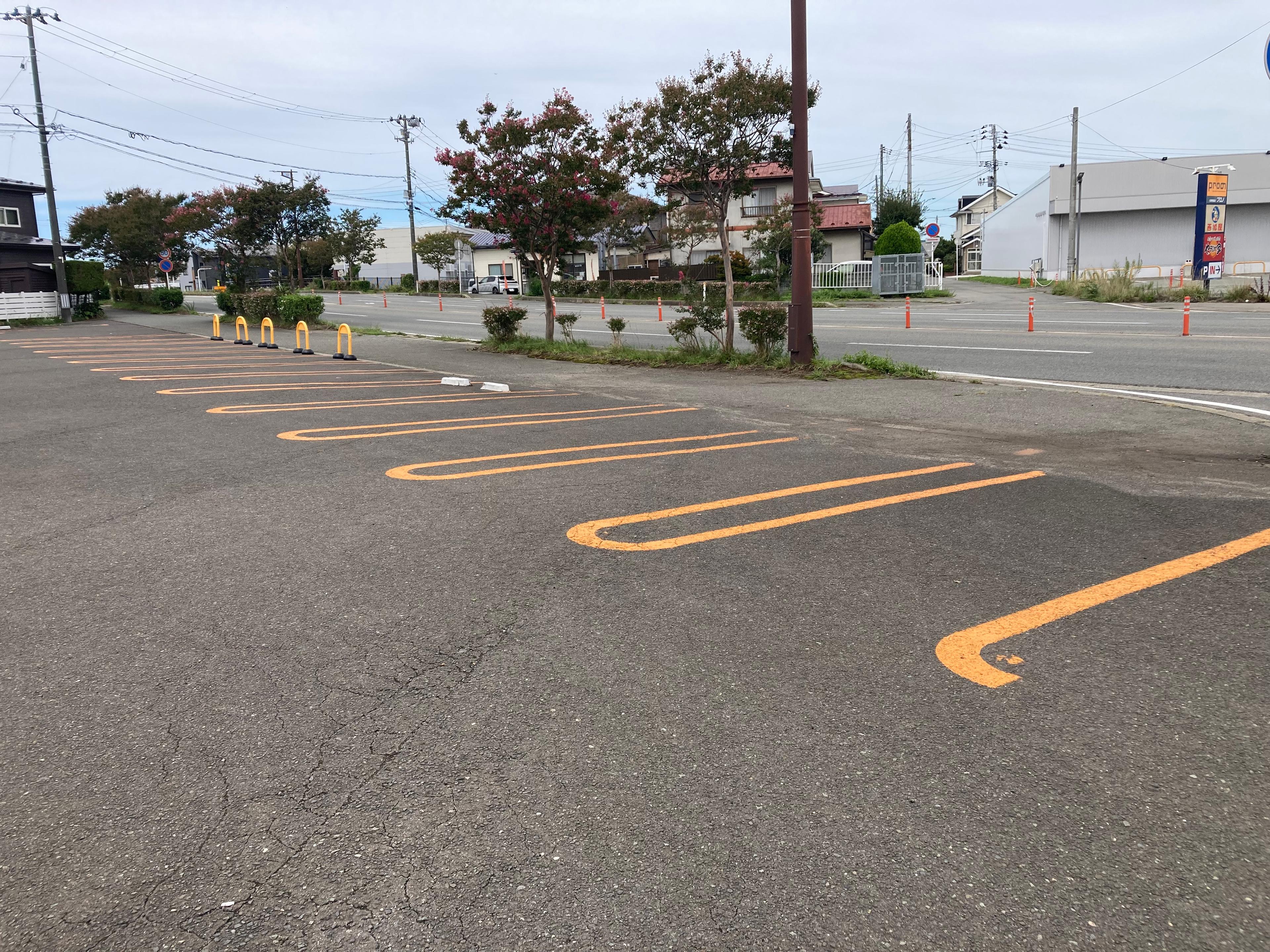 レジデンス外旭川月極駐車場の外観・駐車場イメージ2枚目