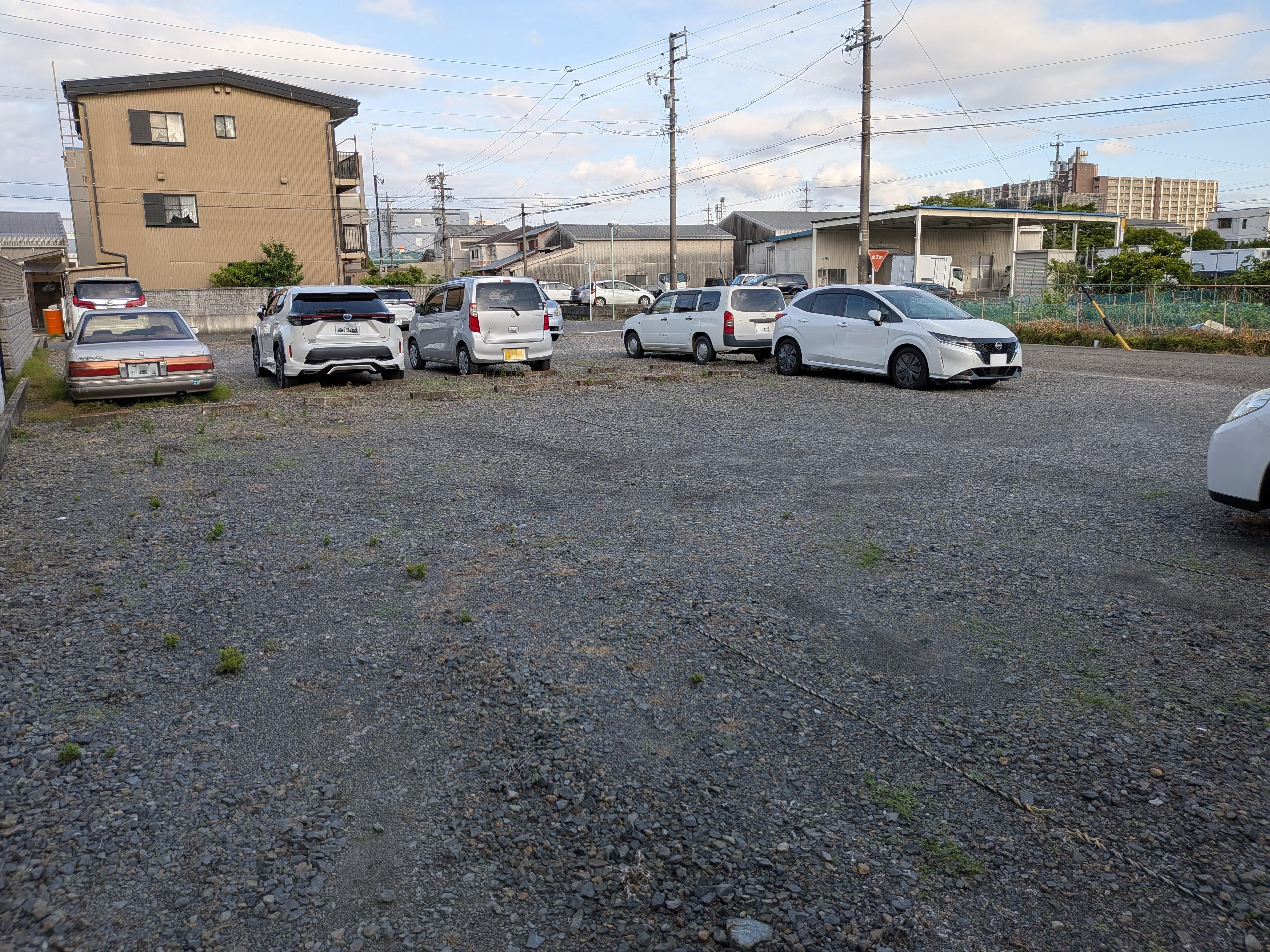 地領1-1駐車場の外観・駐車場イメージ2枚目