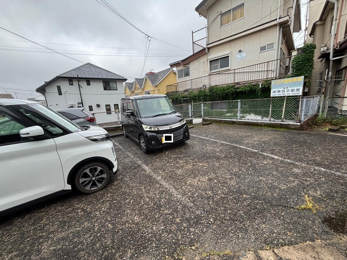 仁位駐車場の外観・駐車場イメージ2枚目