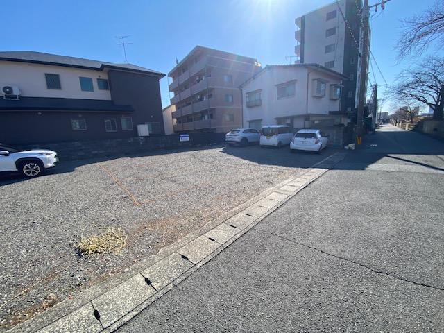 コボ・モータープールの外観・駐車場イメージ1枚目