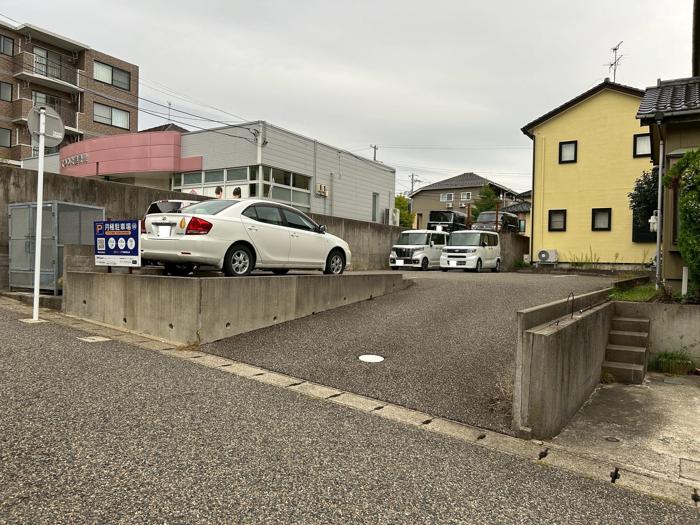 68.中由ガレージの外観・駐車場イメージ3枚目