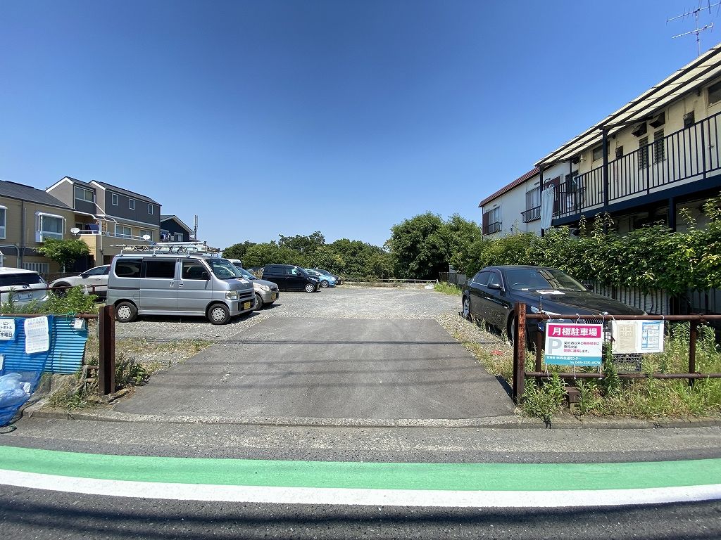 秋山B駐車場の外観・駐車場イメージ1枚目